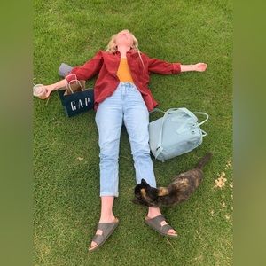 Meet your Posher, Claire